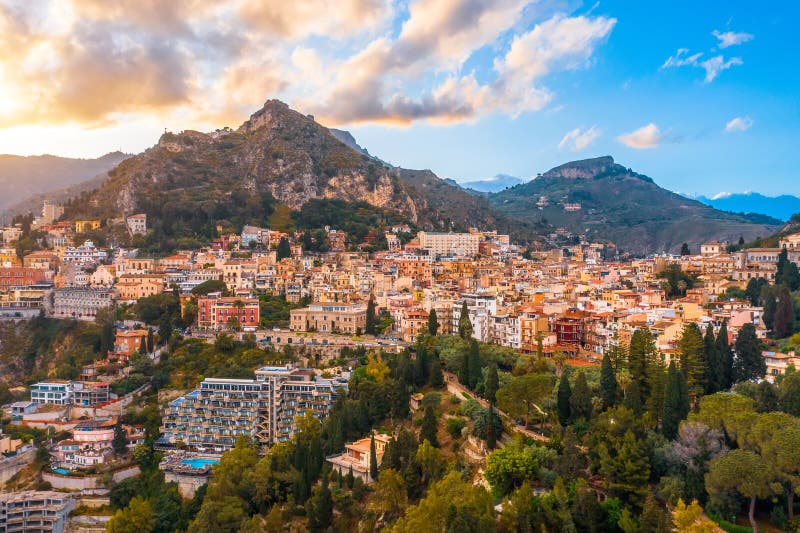 Piazza IX Aprile Taormina